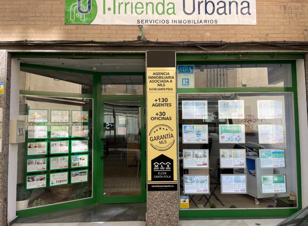 contacto fachada oficina Arrienda Urbana Inmobiliaria Realtor venta de viviendas en la provincia de Alicante